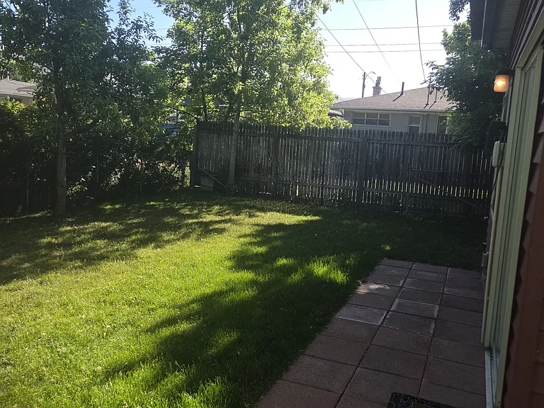 916 W 300 N — Photo 15