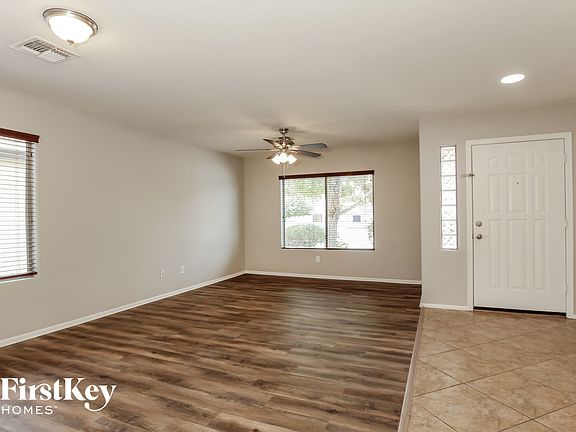 3rd image of 1222 W Jersey Way