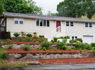 158 Meadow View Rd, New Haven, CT 06512