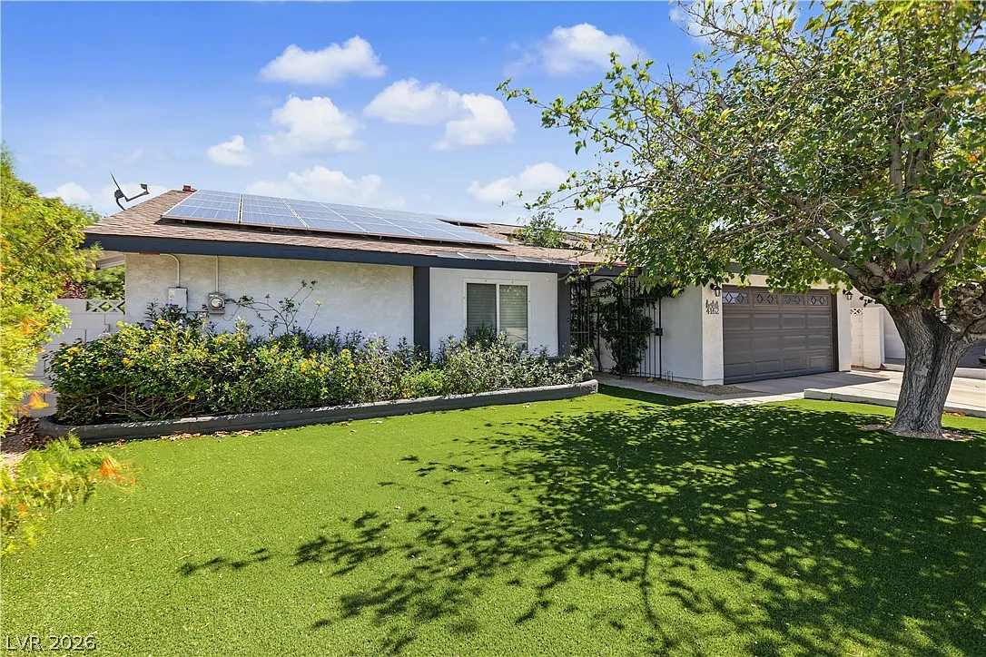 4 bed, 2.0 bath, 1817 sqft, $2,950 — Photo 3