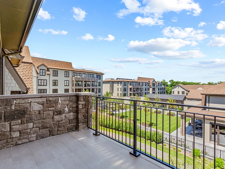 120 Old Post Rd #Penthouse E303 — Photo 13
