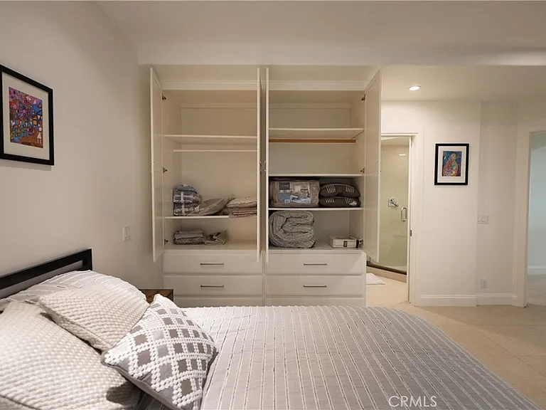 558 Cliff Dr — Photo 12