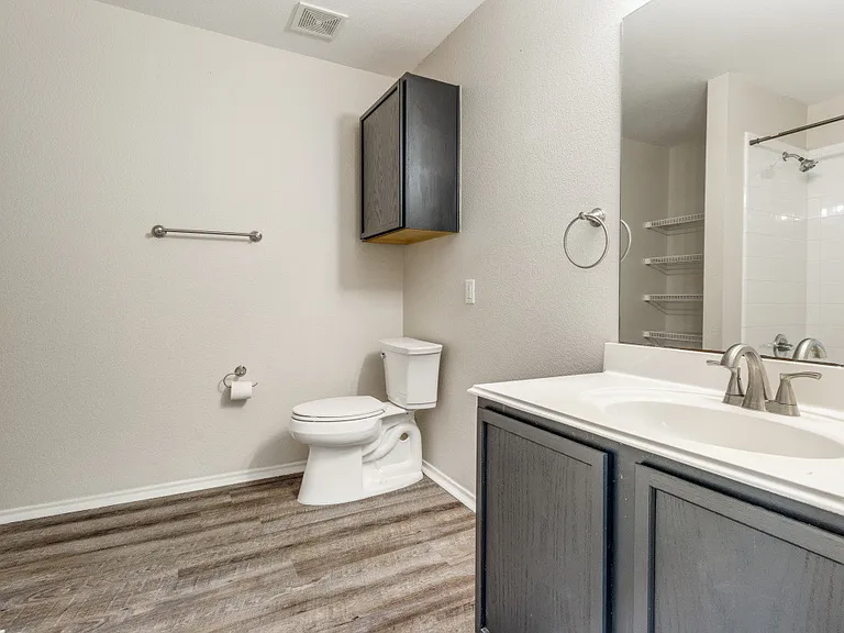1721 Southridge Ln — Photo 13