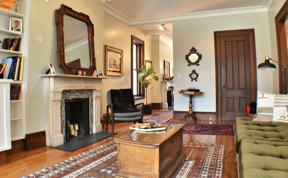 1st image of 31 Fairfield St #3