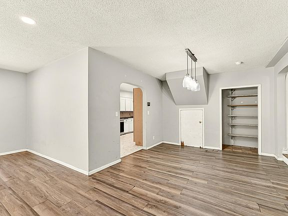 4th image of 720 10th Ave SE
