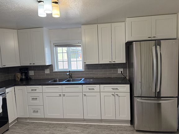 2nd image of 1307 Roosevelt Ave