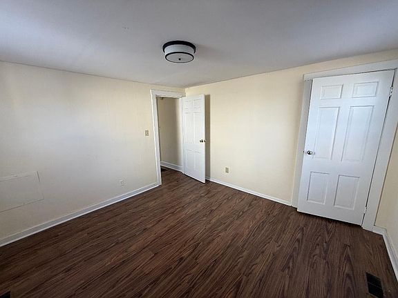 5th image of 1661 Parkdale Dr