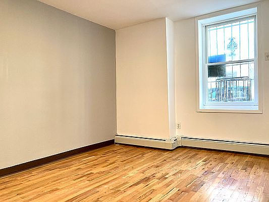 4th image of 114 Manhattan Ave APT 3
