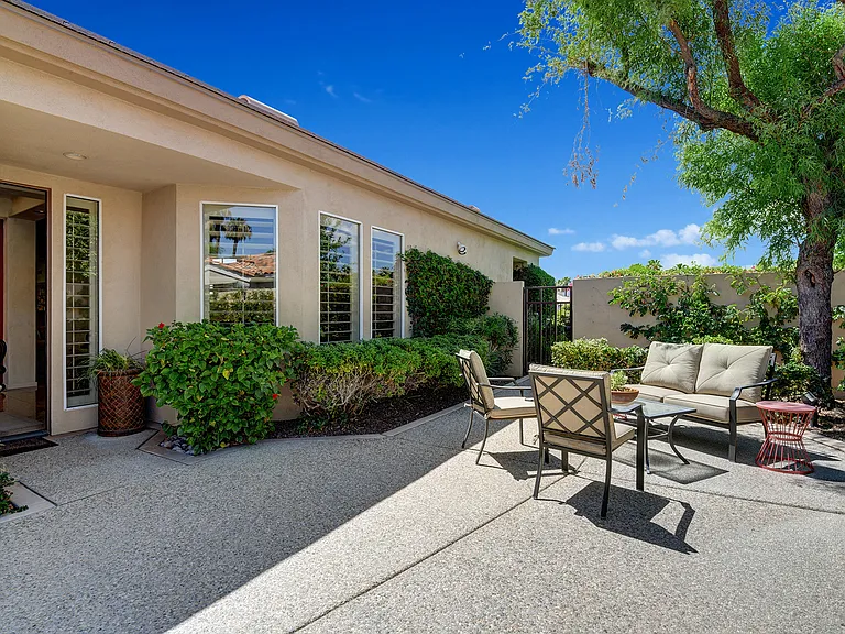 383 Desert Holly Dr — Photo 27