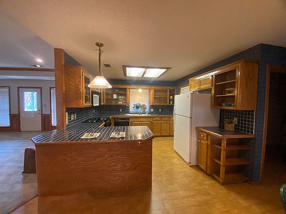 4th image of 3804 E Castleridge Dr