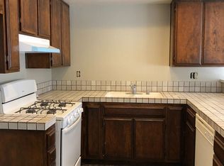 15682 S B St APT 8, Tustin, CA 92780