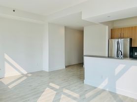 229 W 60th St