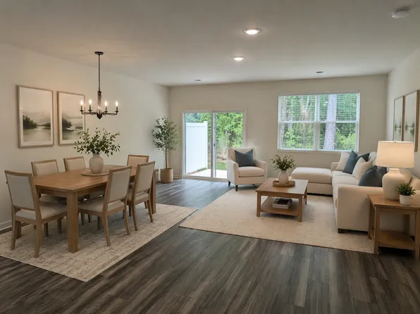 480 Colchester Ct, Moncks Corner, SC 29461