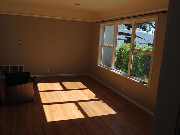 3rd image of 748 N Doan Dr