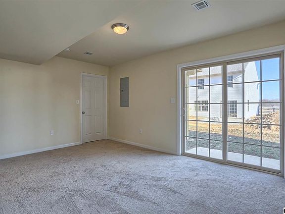 3rd image of 258 Melbourne Ln