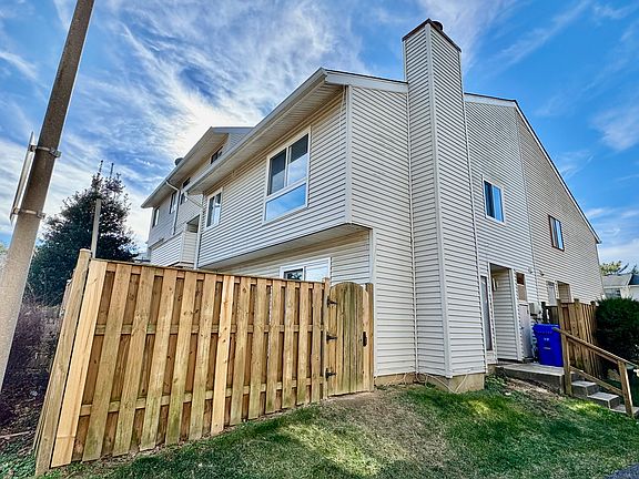 5th image of 8626 Village Square Dr #8626