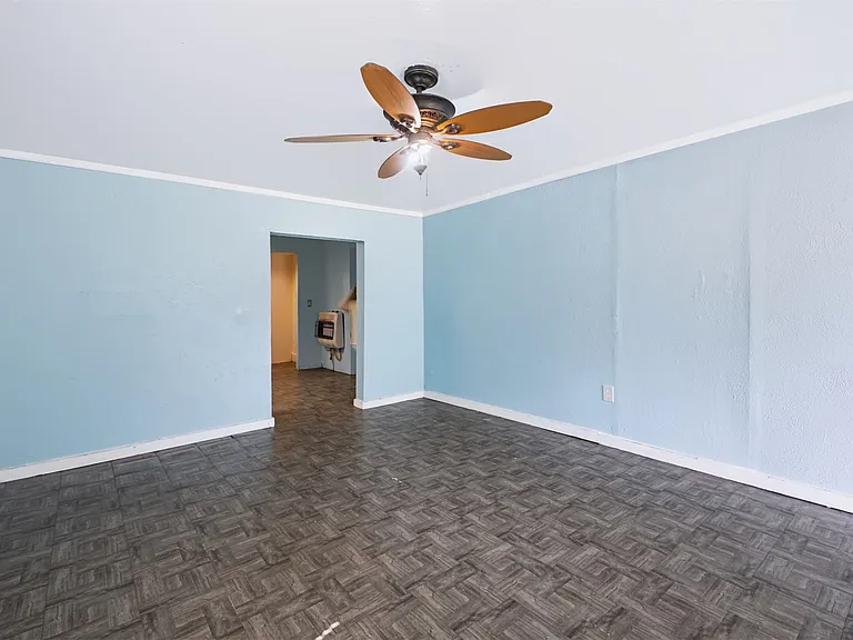 928 E Corona St — Photo 5