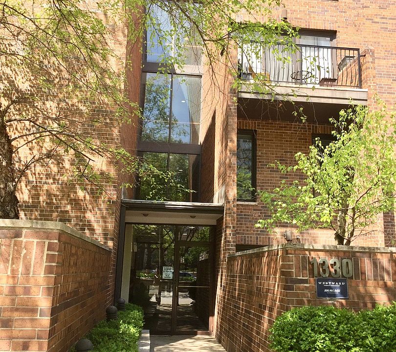 1st image of 1330 N Lasalle St #300