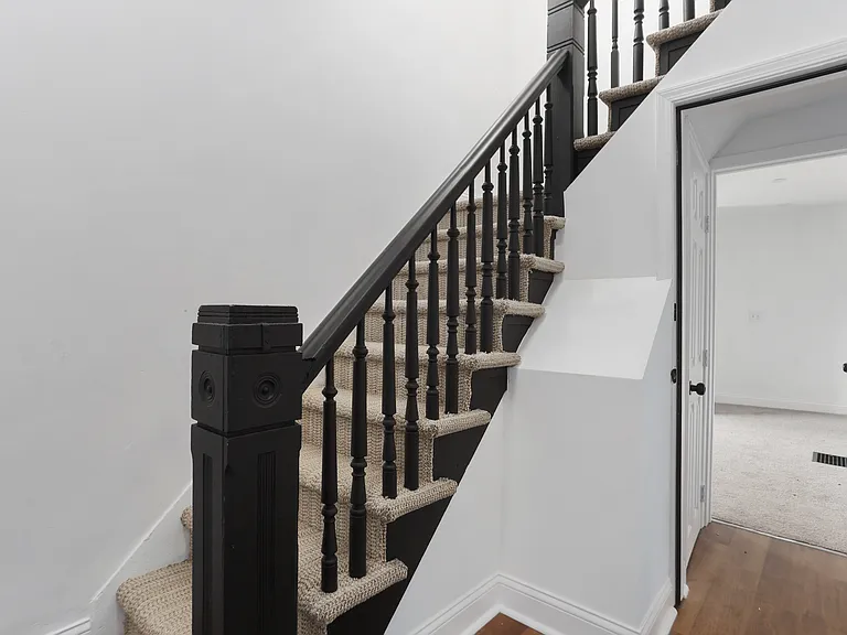 2300 N 9th St #UPSTAIRS — Photo 12