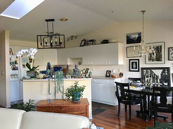 2nd image of 1318 37th St Unit 2520