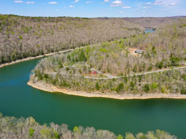 25 Godsey Ave, Whitley City, KY 42653