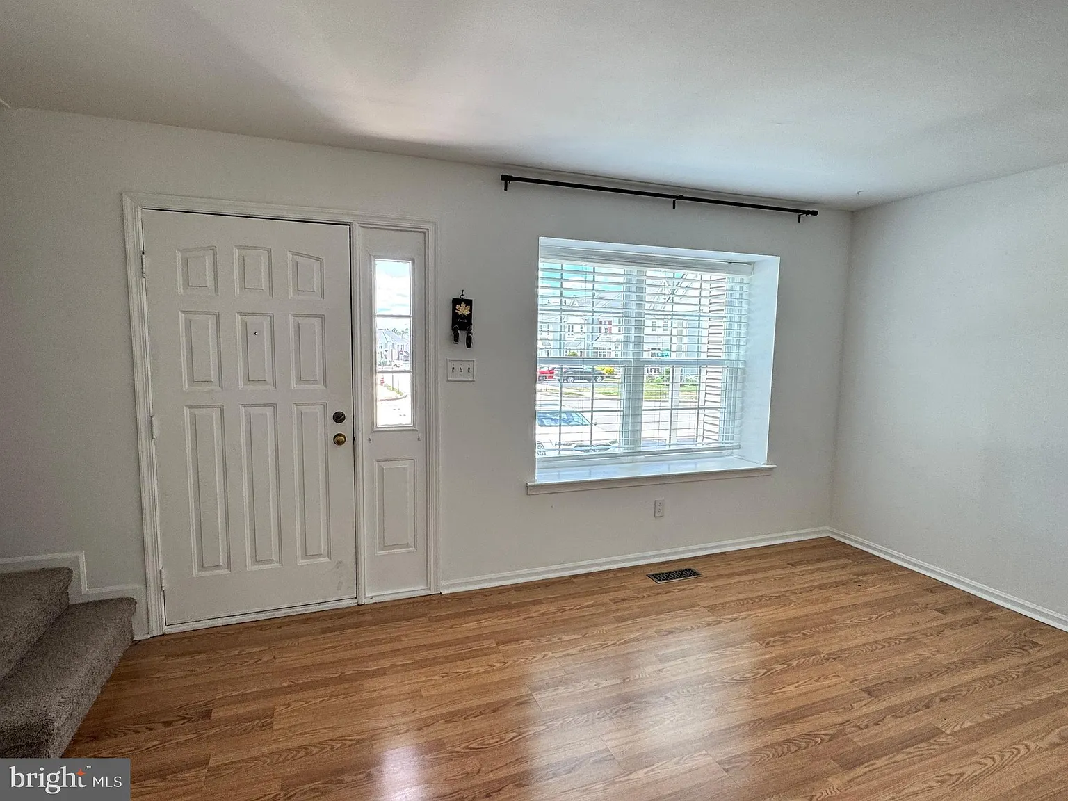 2 bed, 1.5 bath, 1080 sqft, $2,350 — Photo 2