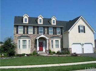 653 Yorkshire Dr, Breinigsville, PA 18031