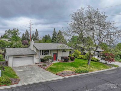 838 Indian Hills Dr, Moscow, ID, 83843