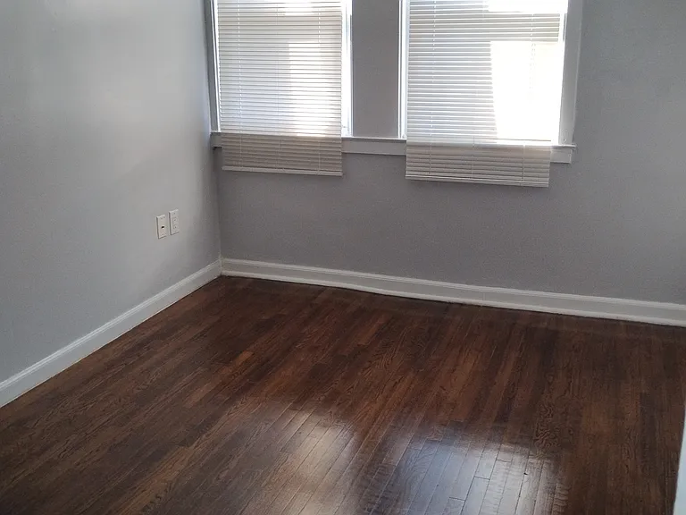 405 Denver Ct — Photo 4