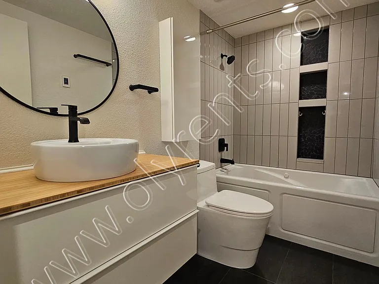 Bathroom - Downstairs