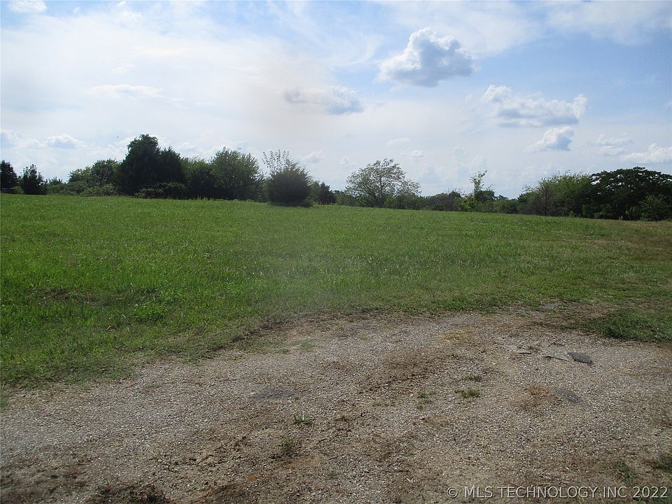 2nd image of Honeysuckle Dr