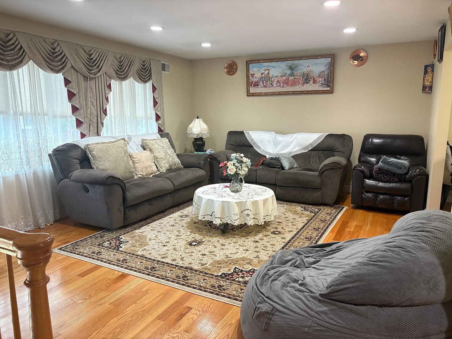 5 bed, 2541 sqft, $5,500 — Photo 3
