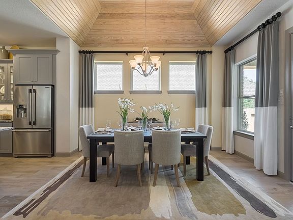 The Hillhaven - Dining