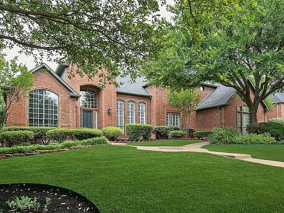 3rd image of 1304 Forest Hills Ct