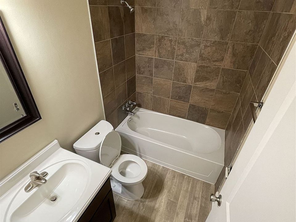 Robin Oaks Apartments 1901 Eastlawn Dr Midland, MI Zillow