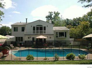 38 Chestnut Oval, Orangeburg, NY 10962