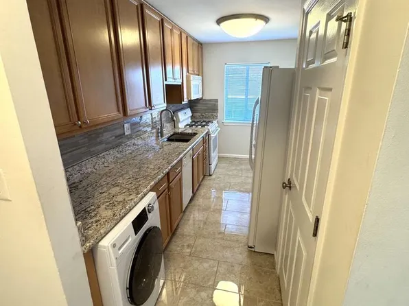 1805 William #C-211, Fredericksburg, VA 22401