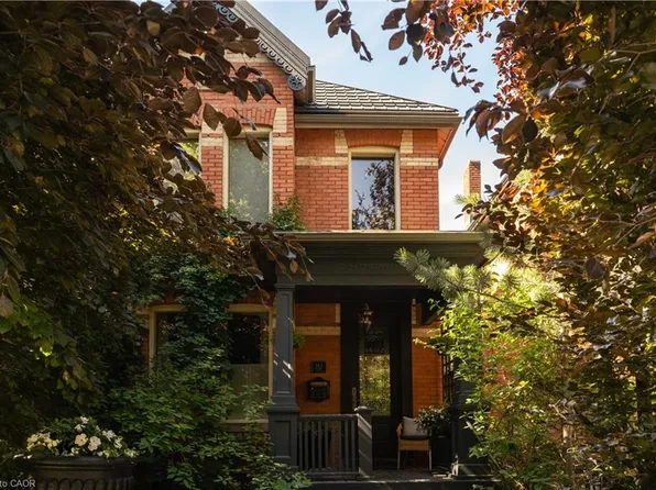 163 Duke St, Hamilton, ON L8P 1X9