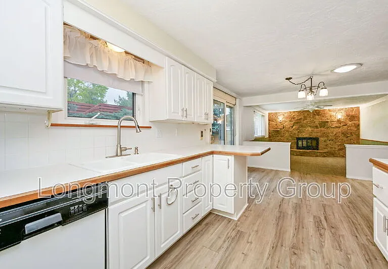2336 Smith Ct — Photo 7