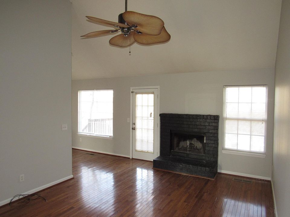 2nd image of 105 High Mesa Ct