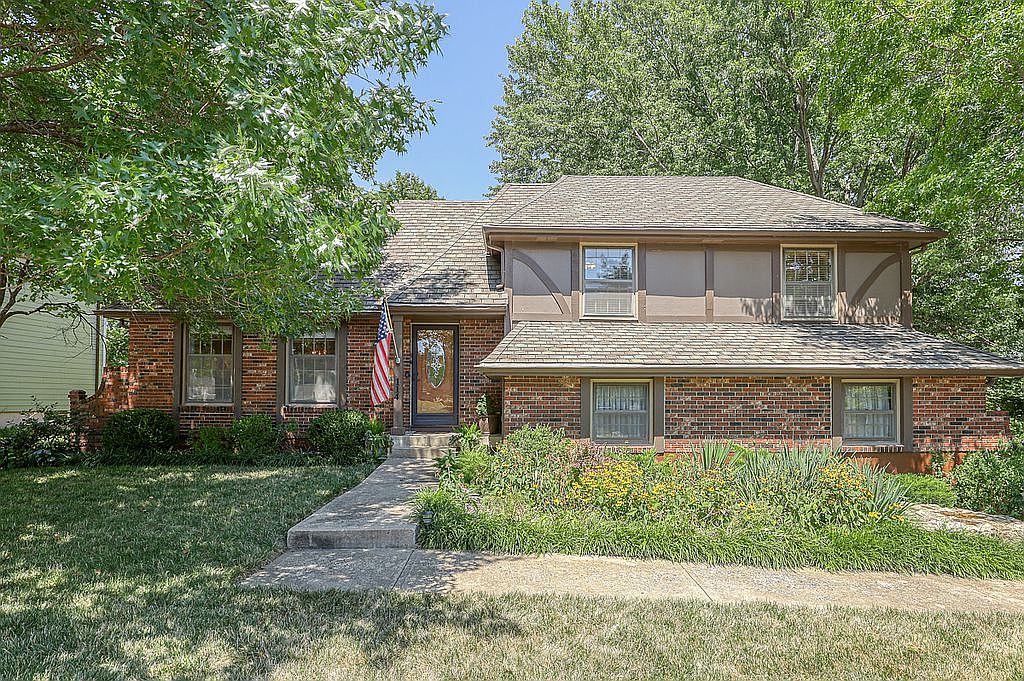 114 NW Lakewood Blvd, Lees Summit, MO 64064 Zillow