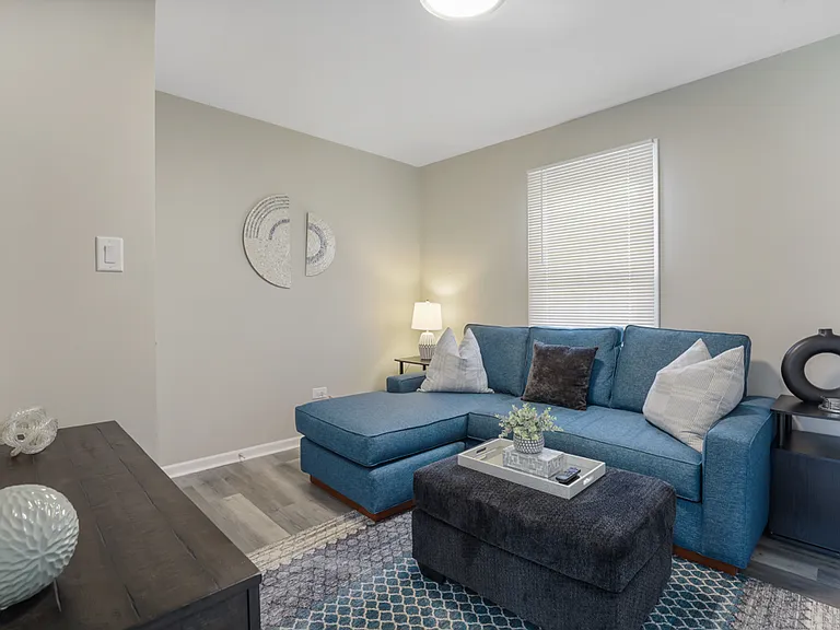 10308 W Lyndale Ave — Photo 15