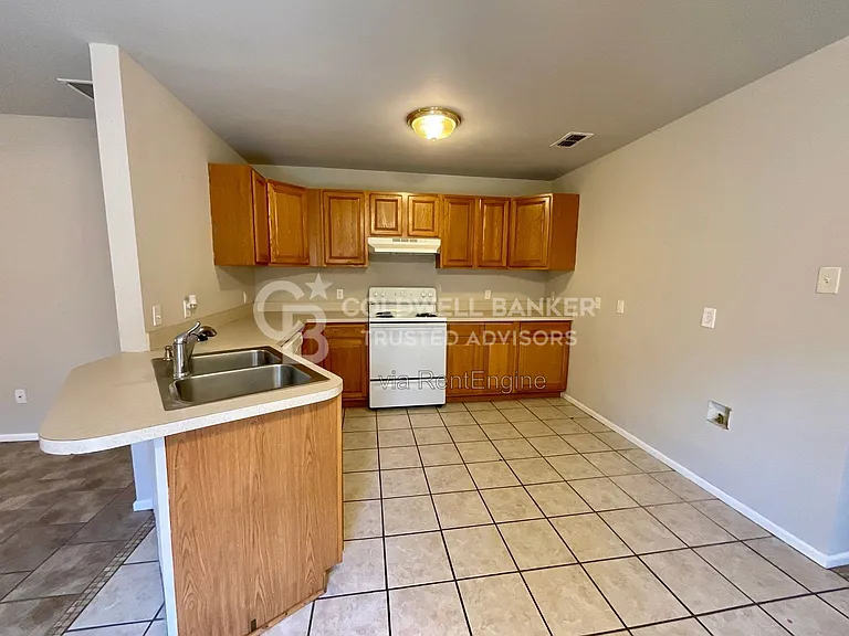 3415 49th St #B — Photo 4