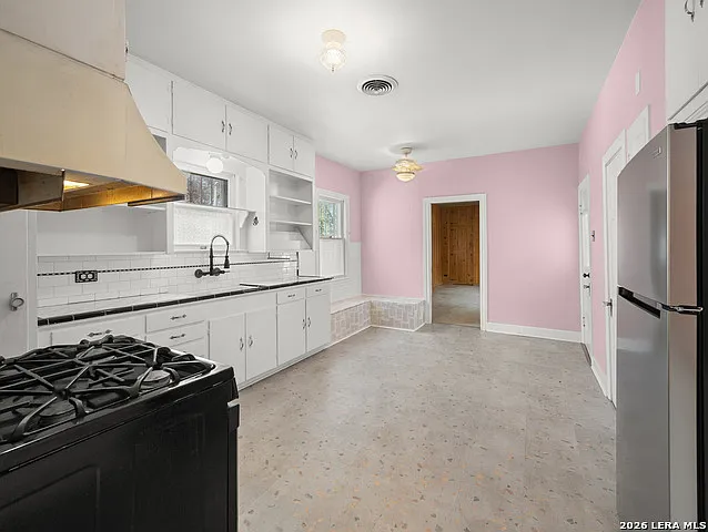 1627 Schley Ave — Photo 8
