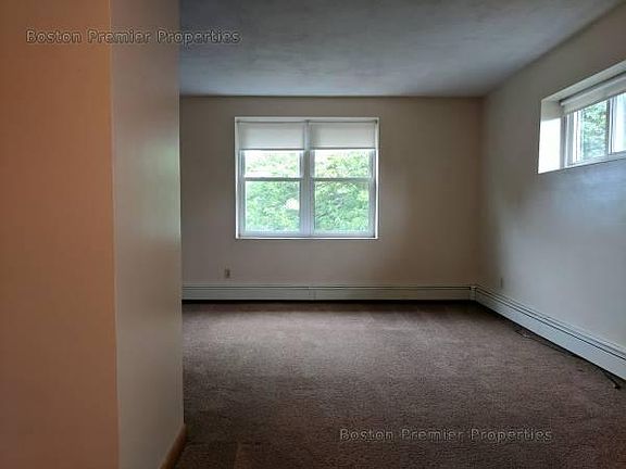 3rd image of 20 Craig Ave APT 5