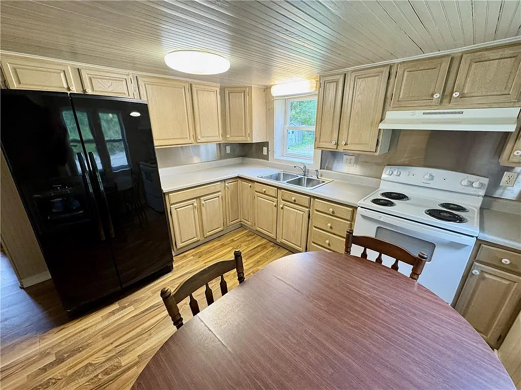 2 bed, 1033 sqft, $1,600 — Photo 4