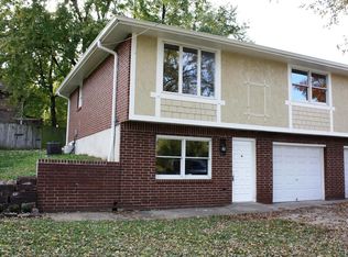 633 N Iowa St, Olathe, KS 66061