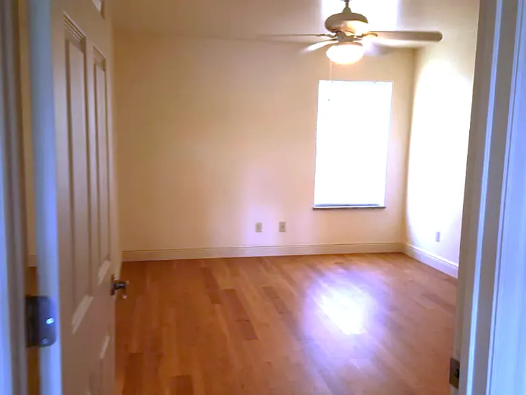 827 Hemlock St — Photo 12