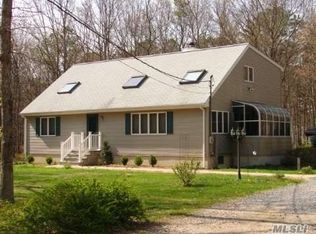 142 Halsey Manor Rd, Manorville, NY 11949