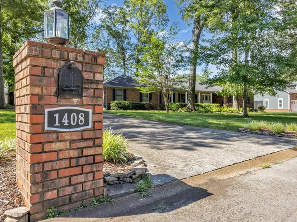 1408 Innisbrook Dr, Hixson, TN 37343
